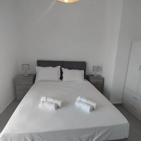 Mfd Luxury μεζονετα 100τμ διπλα στη θαλασσα